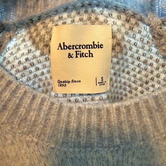 Abercrombie & Fitch Light Gray Knit Sweater - Picture 3 of 5